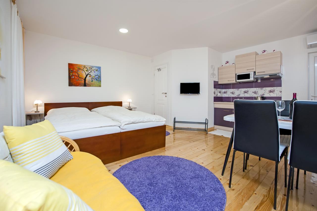 La Svalba Rooms & Studios Ровинь Экстерьер фото